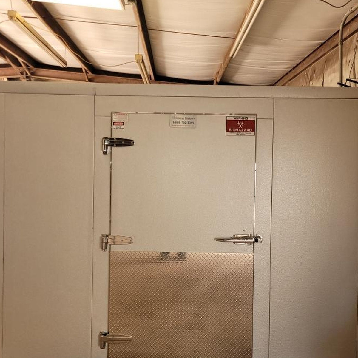10x20 Walk-In Mortuary Cooler - view 9