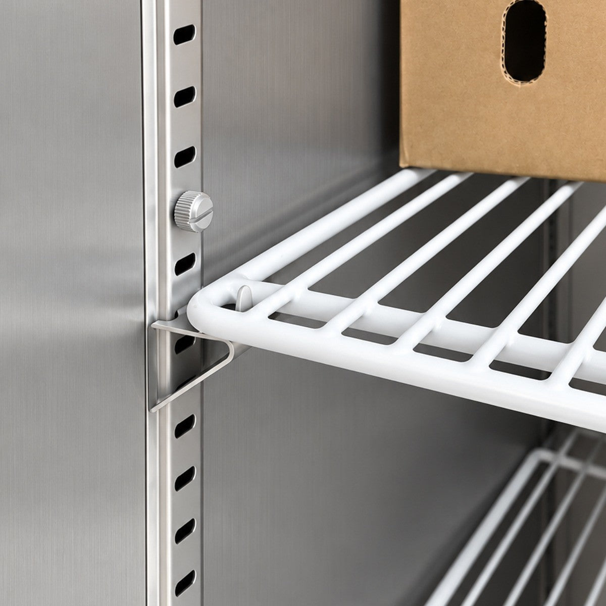 USPE 27" Top-Mount Solid Door Lab Refrigerator, 19 Cu. Ft. (USPE-LR1-27TM), adjustable shelf clip detail